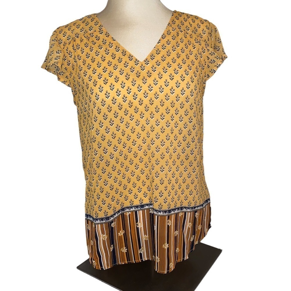 Maurice’s blouse floral print and stripes flutter sleeves V-neck size small